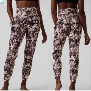 Athleta NWOT Salutation Printed Joggers